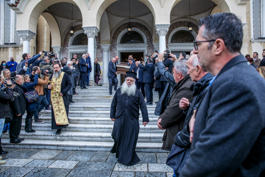 Παναγιώτης Τζένος: Το τελευταίο αντίο στην Πάτρα - Θλίψη στην κηδεία του (φωτογραφίες & βίντεο)
