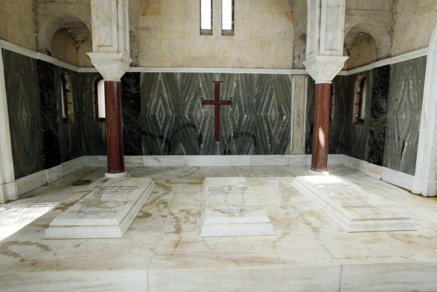 Τατόι: Το βασιλικό κοιμητήριο και τα μυστικά του