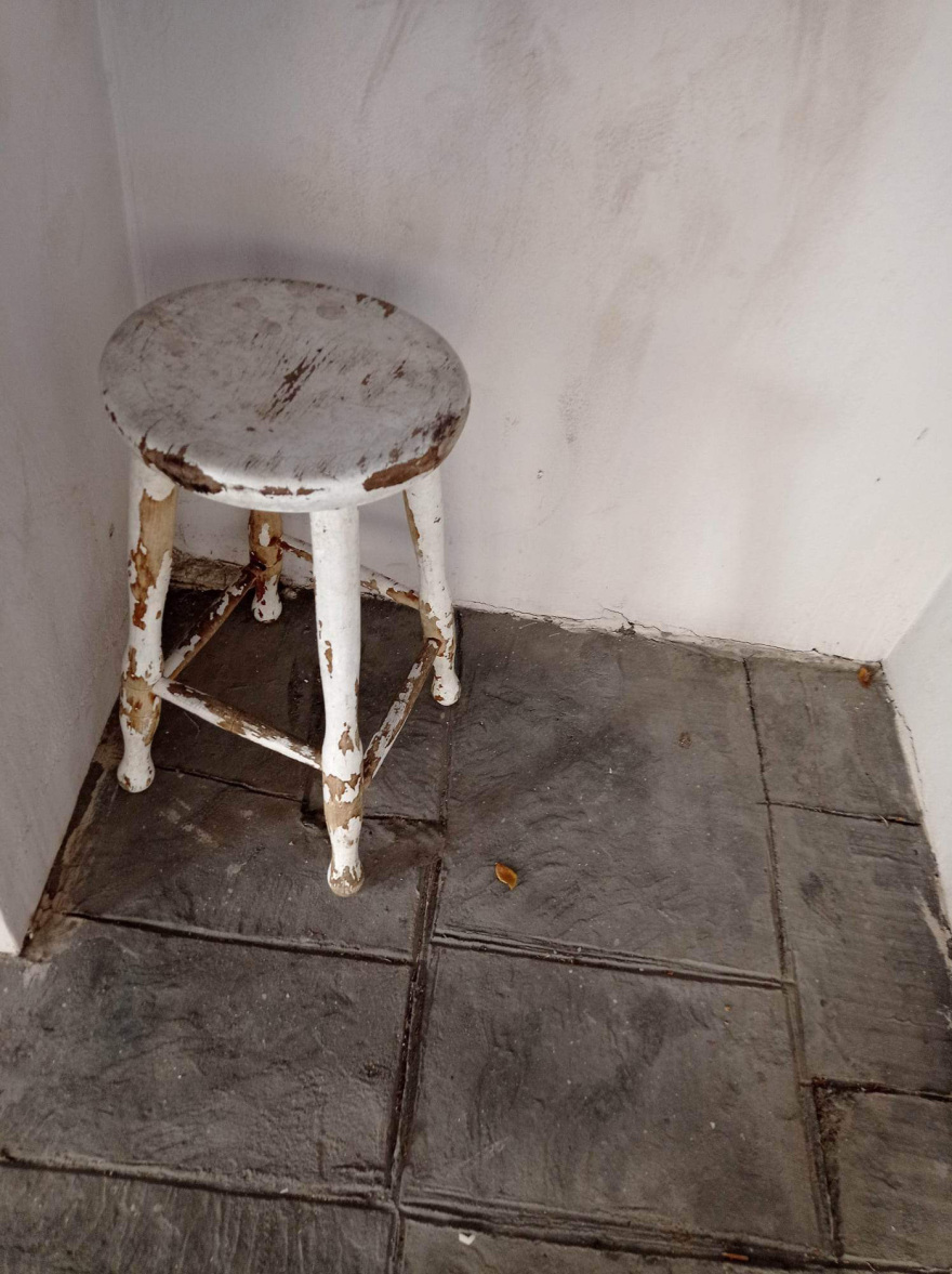 Νέα Σμύρνη: Άνδρας ξηλώνει χαλκοσωλήνες φυσικού αερίου από πολυκατοικία - Δείτε βίντεο