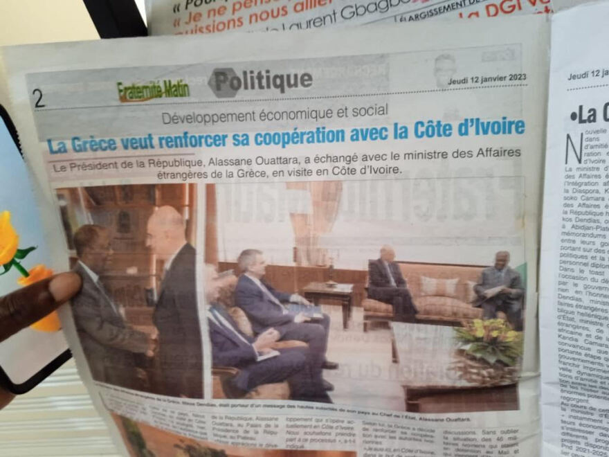 Επίσκεψη Δένδια στην Ακτή Ελεφαντοστού: Αφιέρωμα σε μεγάλη εφημερίδα