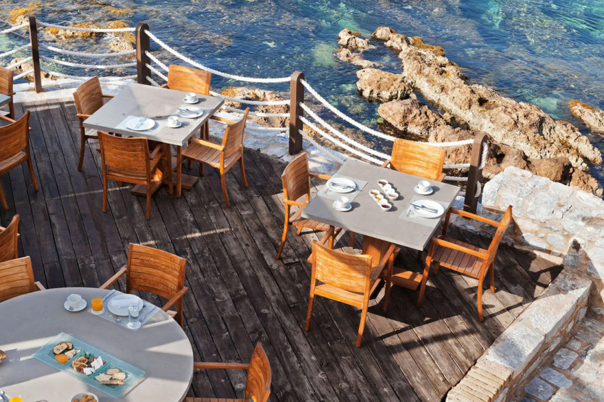 Kyrimai: Το ιστορικό ξενοδοχείο στον Γερολιμένα της Μάνης βραβεύεται ξανά