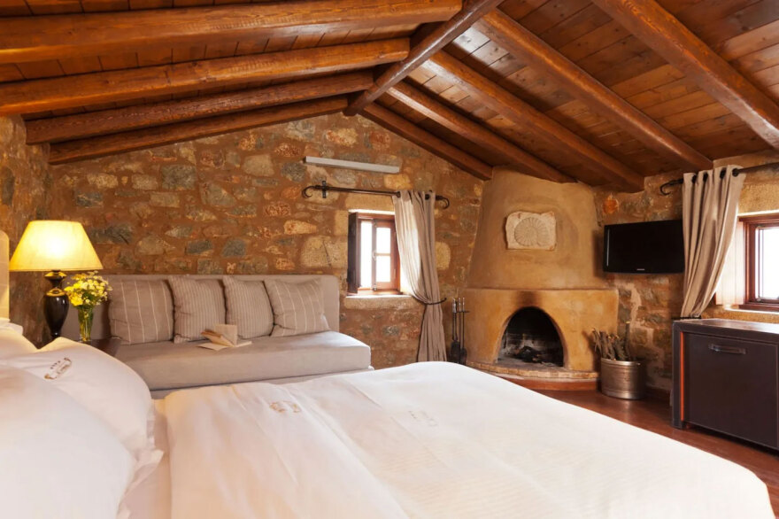 Kyrimai: Το ιστορικό ξενοδοχείο στον Γερολιμένα της Μάνης βραβεύεται ξανά