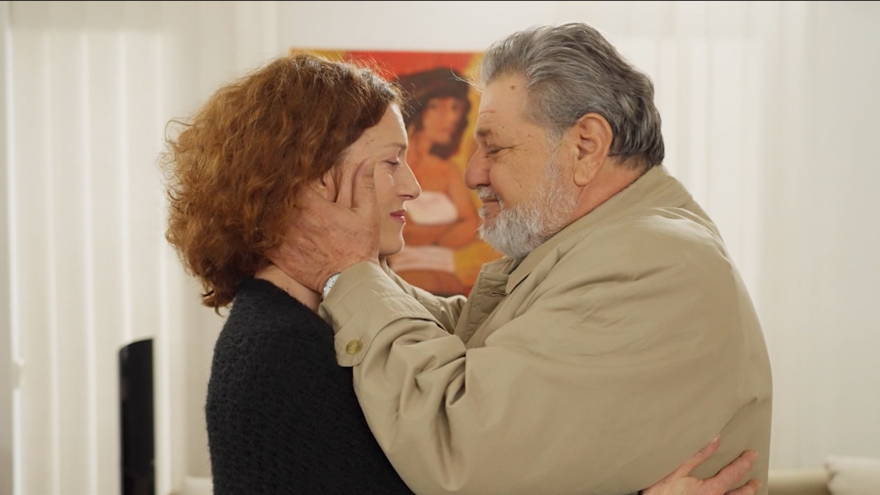 Η Γη της Ελιάς: Η Μυρτάλη προσπαθεί να πάρει δάνειο για να ξεπληρώσει το χρέος της