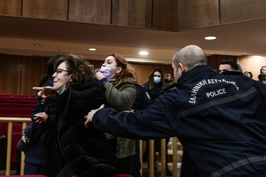 Δίκη Χρυσής Αυγής: Επεισόδιο με τον Λαγό - Επιτέθηκε στη Μάγδα Φύσσα