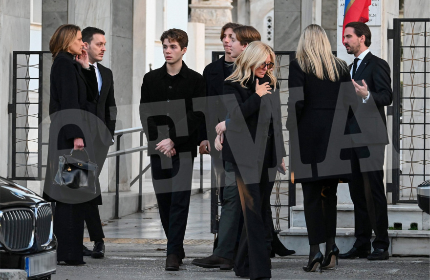 Τέως βασιλιάς Κωνσταντίνος: Στην Ελλάδα για την κηδεία του παππού τους τα παιδιά του Παύλου και της Μαρί Σαντάλ