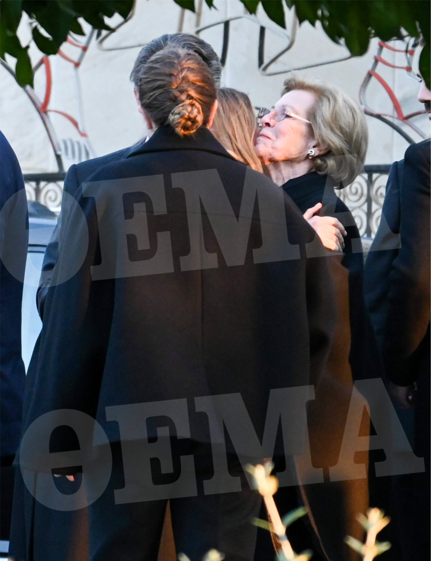 Τέως βασιλιάς Κωνσταντίνος: Σύσσωμη η οικογένειά του για το τρισάγιο στο Α’ Νεκροταφείο - Δείτε φωτογραφίες