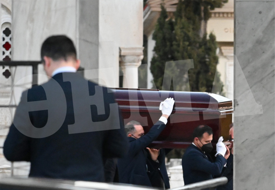 Τέως βασιλιάς Κωνσταντίνος: Σύσσωμη η οικογένειά του για το τρισάγιο στο Α’ Νεκροταφείο - Δείτε φωτογραφίες