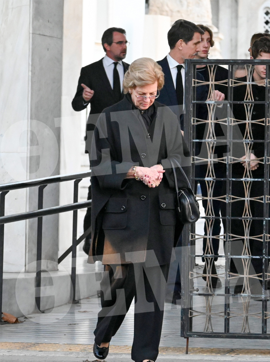 Τέως βασιλιάς Κωνσταντίνος: Σύσσωμη η οικογένειά του για το τρισάγιο στο Α’ Νεκροταφείο - Δείτε φωτογραφίες