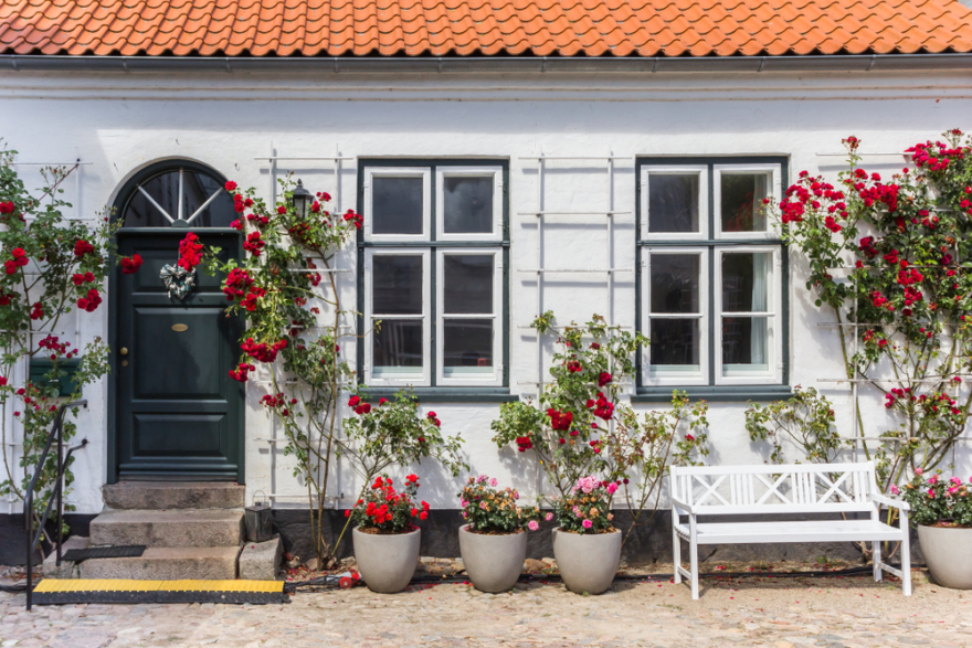 Τέως βασιλιάς Κωνσταντίνος: Πού βρίσκεται και πώς είναι σήμερα το ανάκτορο «Γκλύξμπουργκ»;