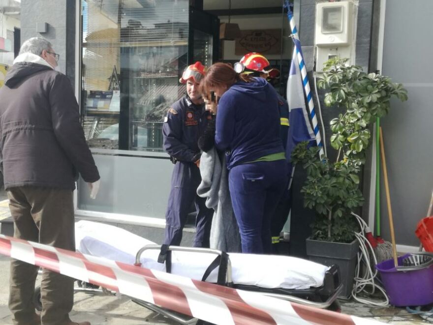 Ηράκλειο: Δεν κατάφεραν να σώσουν το χέρι της 26χρονης που εγκλωβίστηκε σε μηχανή του κιμά