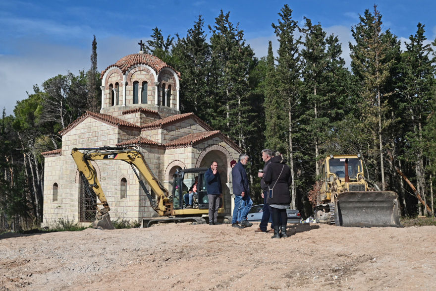 Τέως βασιλιάς Κωνσταντίνος: Πυρετός εργασιών στο Τατόι για την ταφή τη Δευτέρα - Δείτε βίντεο και φωτογραφίες