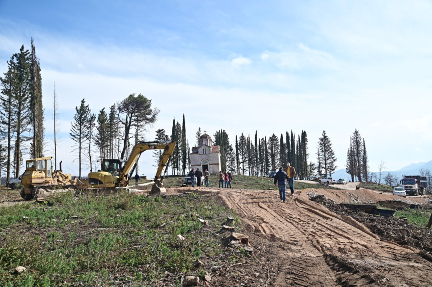 Τέως βασιλιάς Κωνσταντίνος: Πυρετός εργασιών στο Τατόι για την ταφή τη Δευτέρα - Δείτε βίντεο και φωτογραφίες