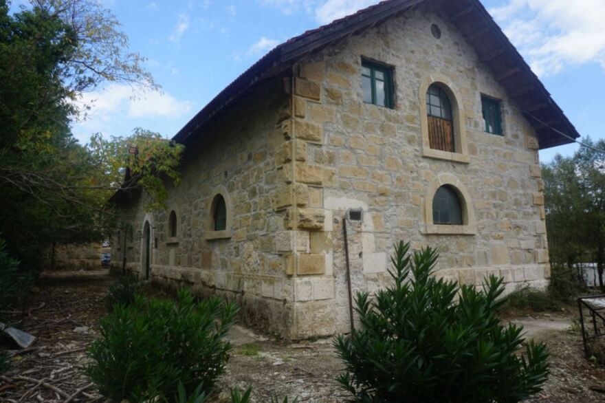 Τατόι: Ανοίγουν δρόμους, φυτεύουν δέντρα στα πρώην βασιλικά κτήματα για την ταφή