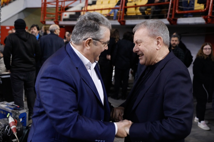 Το αδιαχώρητο στο ΣΕΦ για τη συναυλία - αφιέρωμα στον Σταύρο Ξαρχάκο - Δείτε βίντεο  και φωτογραφίες)