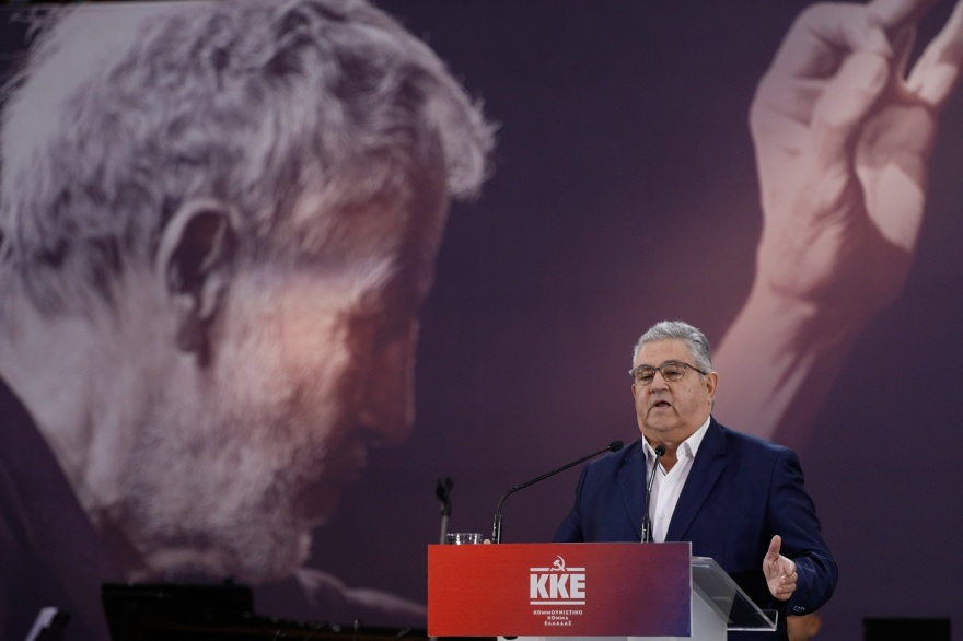 Το αδιαχώρητο στο ΣΕΦ για τη συναυλία - αφιέρωμα στον Σταύρο Ξαρχάκο - Δείτε βίντεο  και φωτογραφίες)