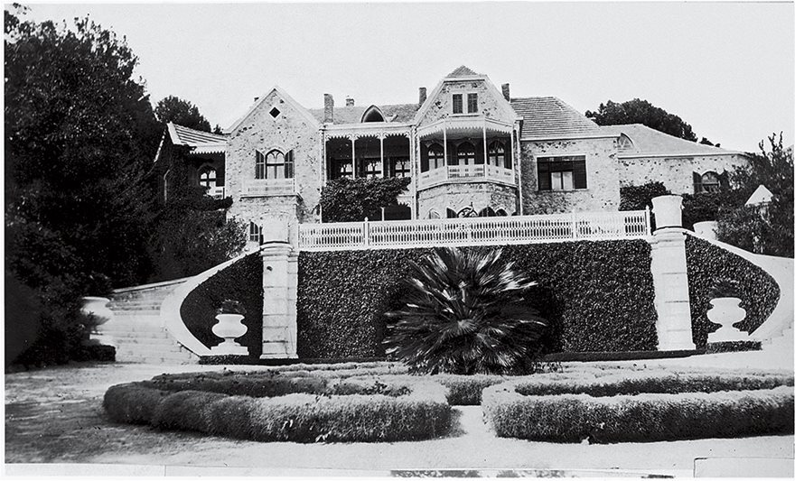 Τατόι: Ανοίγουν δρόμους, φυτεύουν δέντρα στα πρώην βασιλικά κτήματα για την ταφή