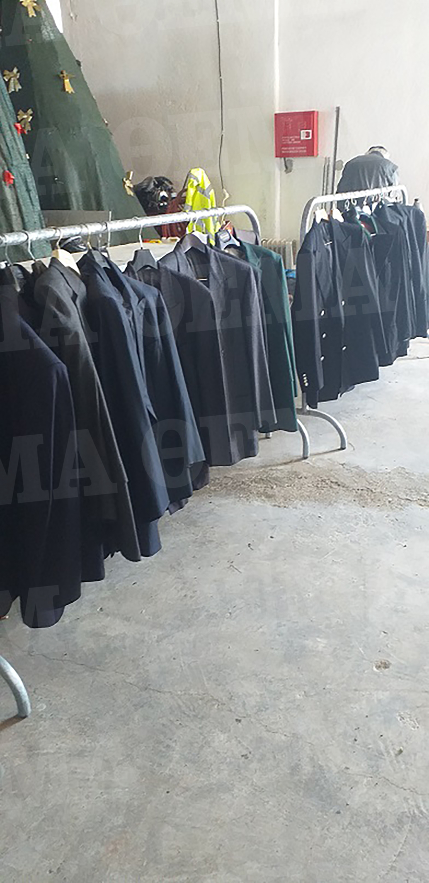 Κωνσταντίνος: Μετά την πώληση της βίλας του στο Πόρτο Χέλι, δώρισε όλα τα κοστούμια του στους κατοίκους