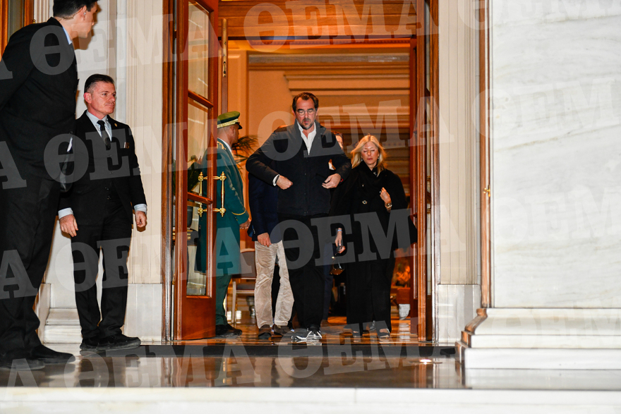 Τέως βασιλιάς Κωνσταντίνος: Στην Ελλάδα για την κηδεία του παππού τους τα παιδιά του Παύλου και της Μαρί Σαντάλ