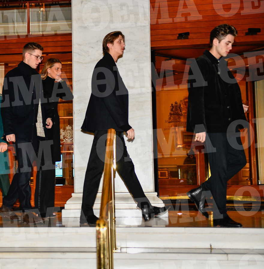 Τέως βασιλιάς Κωνσταντίνος: Στην Ελλάδα για την κηδεία του παππού τους τα παιδιά του Παύλου και της Μαρί Σαντάλ