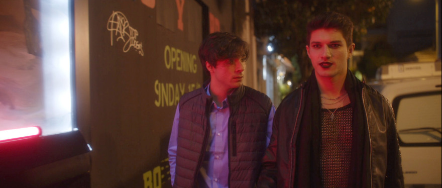 Κάνε ότι κοιμάσαι: Ο Βανδώρος βυθίζεται στην κατάθλιψη και στις καταχρήσεις