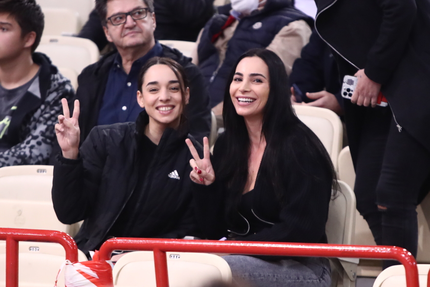 Σάσα Βεζένκοφ: Με την πολίστρια Νικόλ Ελευθεριάδου στον γάμο του Σλούκα 