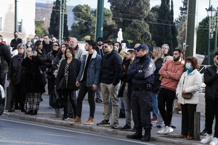 Κηδεία τέως βασιλιά: Δρακόντεια μέτρα ασφαλείας - Οι αφίξεις των εστεμμένων στη Μεγάλη Βρεταννία (φωτογραφίες)