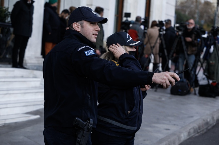 Κηδεία τέως βασιλιά: Δρακόντεια μέτρα ασφαλείας - Οι αφίξεις των εστεμμένων στη Μεγάλη Βρεταννία (φωτογραφίες)