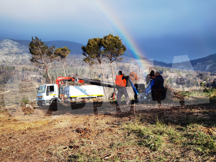 Κηδεία τέως βασιλιά: Η Μενδώνη στις εργασίες στους βασιλικούς τάφους στο Τατόι