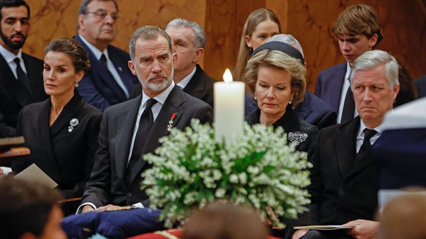 Τέως βασιλιάς Κωνσταντίνος - Γαλλία: Τι γράφει ο Τύπος για την κηδεία του