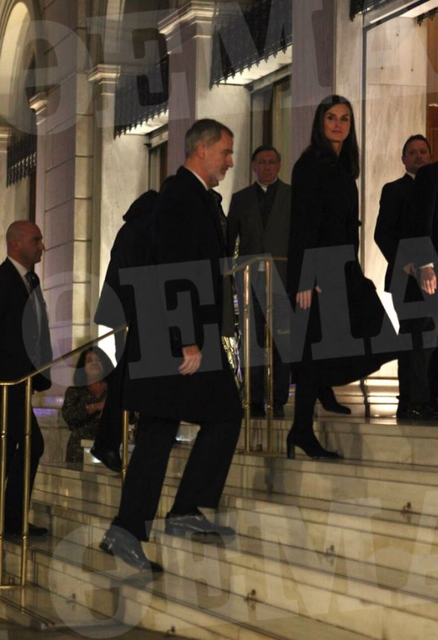 Φωτογραφίες: Ανακωχή για Μαρί Σαντάλ και βασίλισσα Λετίθια - Περπατούν ξανά «αγκαζέ» και χαμογελαστές