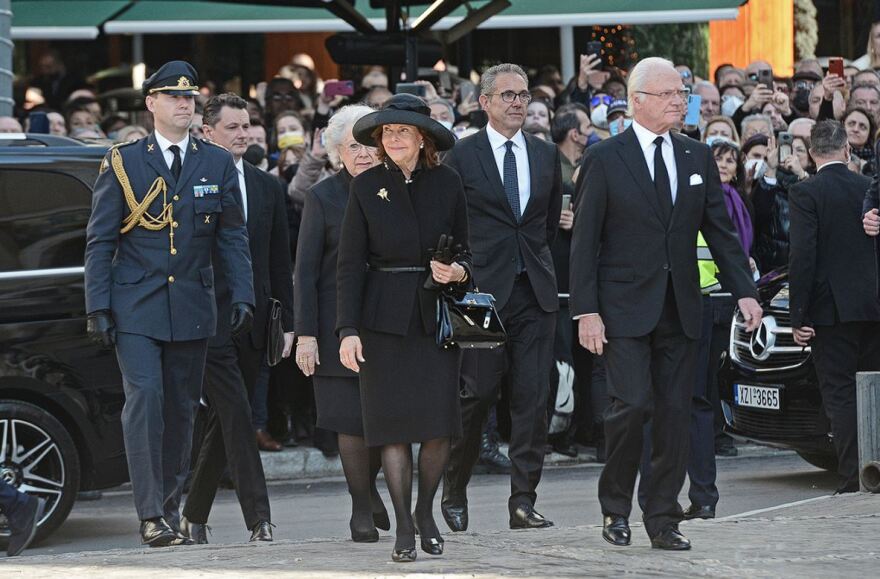Τέως βασιλιάς Κωνσταντίνος - Γαλλία: Τι γράφει ο Τύπος για την κηδεία του