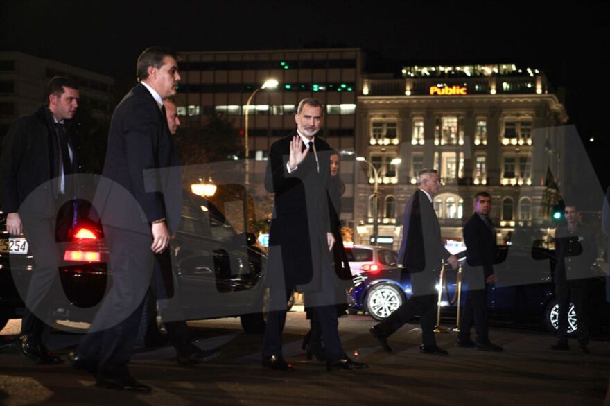 Φωτογραφίες: Ανακωχή για Μαρί Σαντάλ και βασίλισσα Λετίθια - Περπατούν ξανά «αγκαζέ» και χαμογελαστές