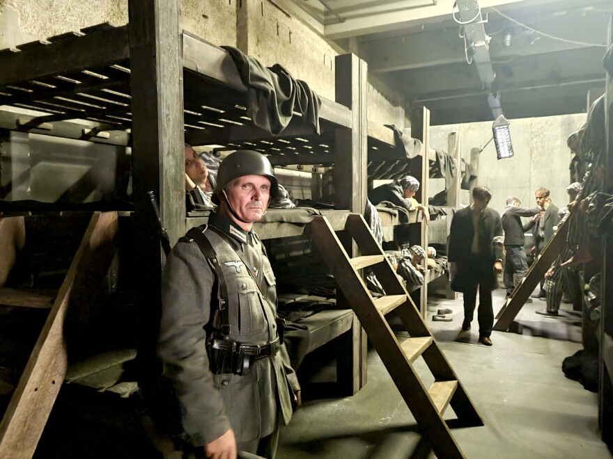 Βραχιόλι της φωτιάς: Η σειρά καταγράφει το δραματικό οδοιπορικό μιας οικογένειας στις αρχές του 20ου αιώνα