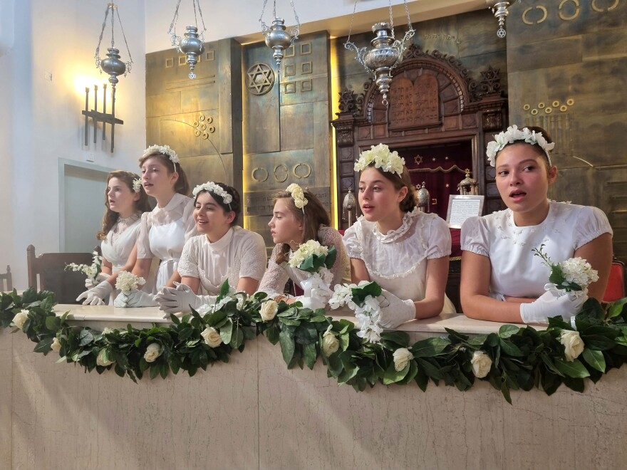 Βραχιόλι της φωτιάς: Η σειρά καταγράφει το δραματικό οδοιπορικό μιας οικογένειας στις αρχές του 20ου αιώνα