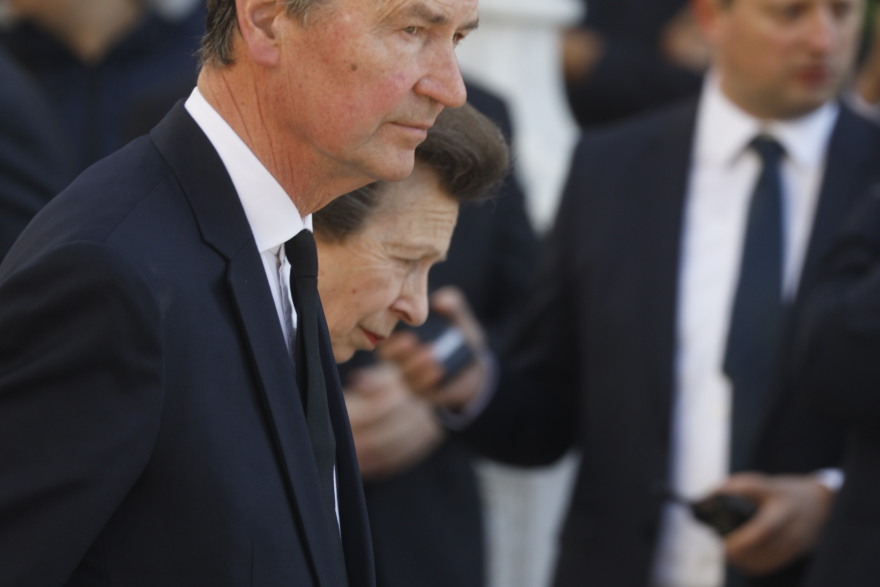 Κηδεία τέως βασιλιά Κωνσταντίνου: Τα βρετανικά ΜΜΕ για τη μελαγχολική πριγκίπισσα Άννα μαζί με άλλους εστεμμένους