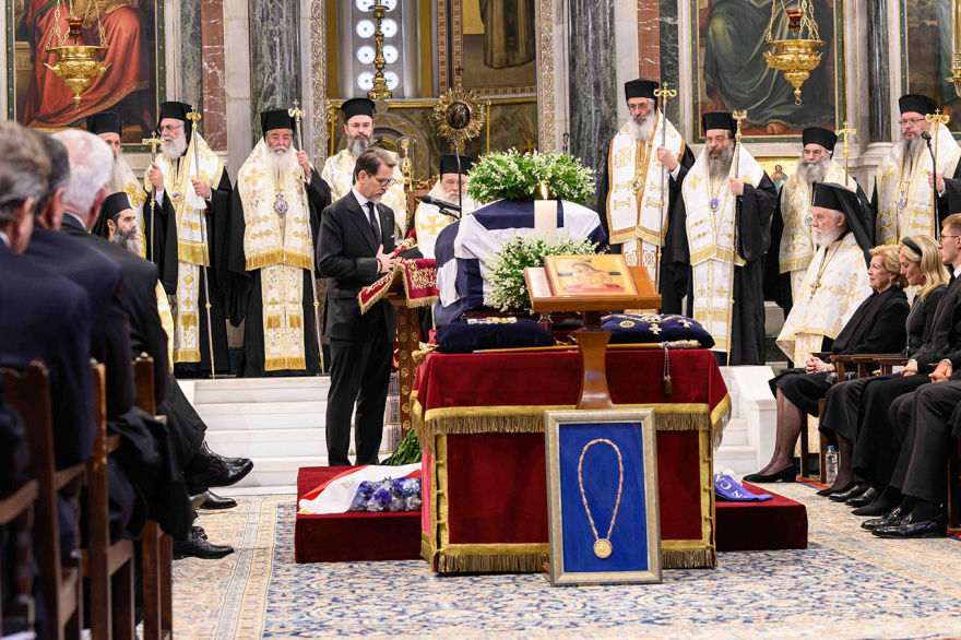 Τέως βασιλιάς Κωνσταντίνος: Το τελευταίο αντίο σε 50 φωτογραφίες - Ο θρήνος της Άννας Μαρίας και των παιδιών του