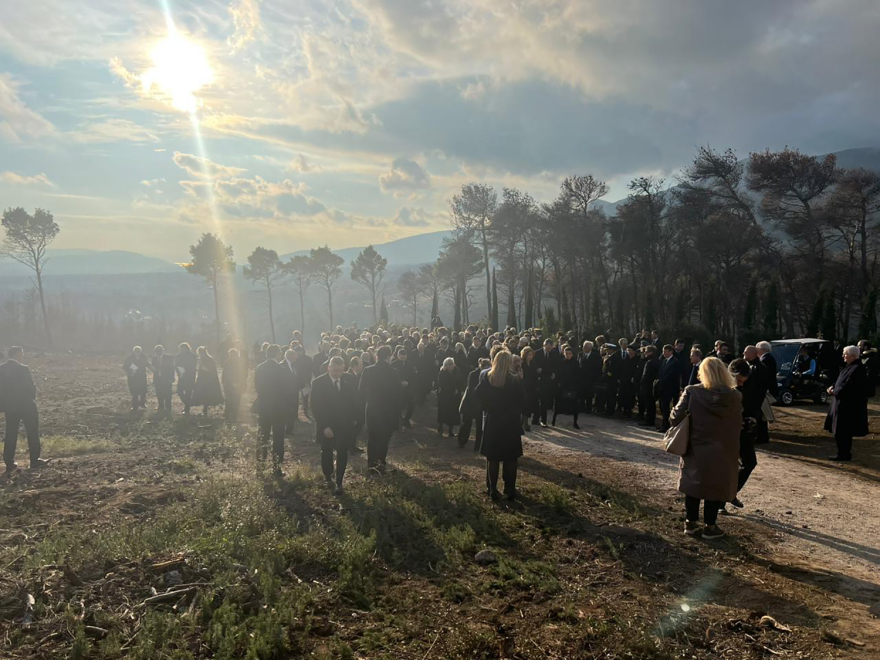 Τέως βασιλιάς Κωνσταντίνος: Το τελευταίο αντίο σε 50 φωτογραφίες - Ο θρήνος της Άννας Μαρίας και των παιδιών του