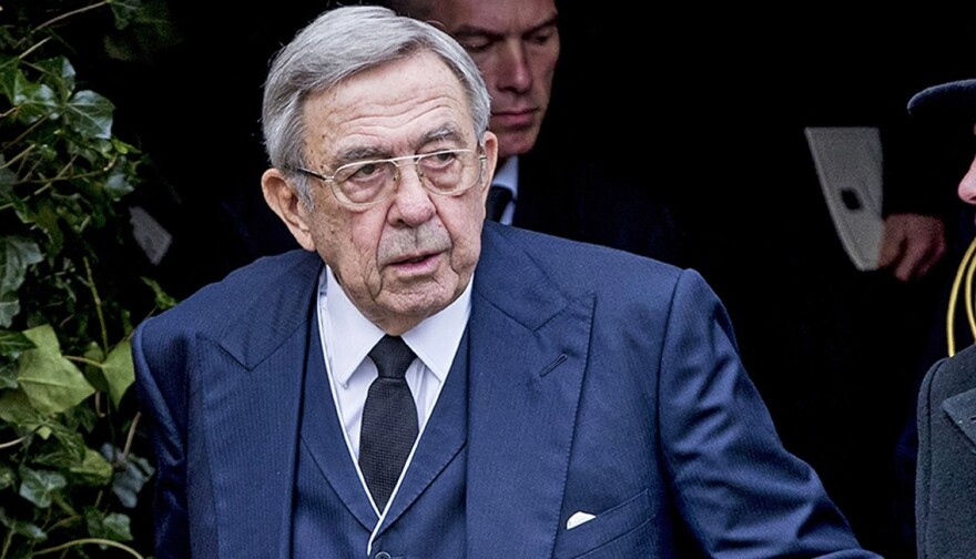 Η κηδεία του τέως, η πρεμιέρα της Ηλιάνας και η μητέρα των μαχών