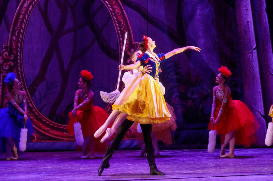 Η Χιονάτη και οι 7 νάνοι