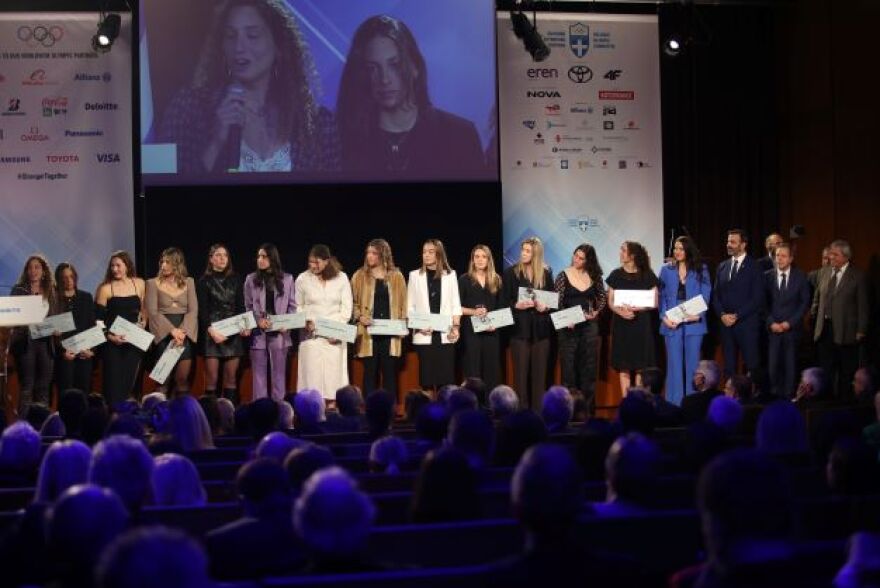 Λάμψη και «άρωμα» Ολυμπιακών Αγώνων στην εκδήλωση βραβεύσεων της ΕΟΕ