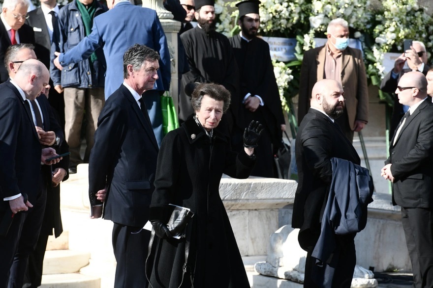 Τέως βασιλιάς Κωνσταντίνος: Με απουσίες και «βασιλικές εκπλήξεις» η κηδεία 