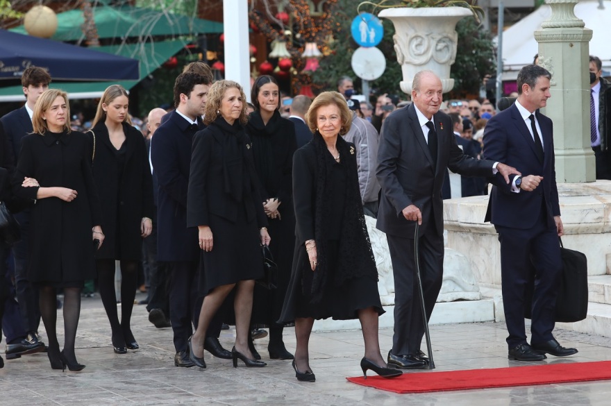 Τέως βασιλιάς Κωνσταντίνος: Με απουσίες και «βασιλικές εκπλήξεις» η κηδεία 