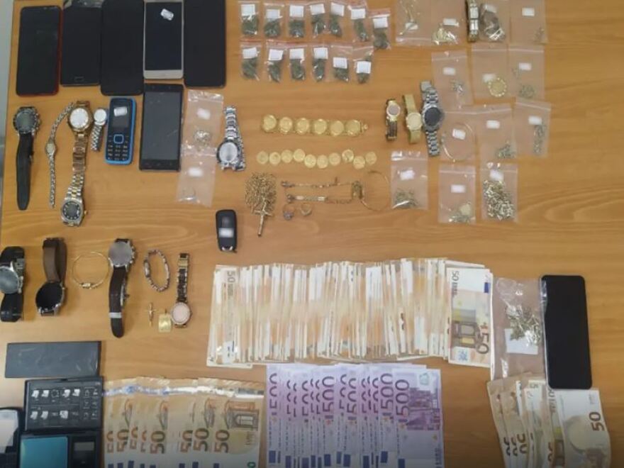 Σπείρα «χτυπούσε» με δόλωμα την αγορά ή ενοικίαση ακινήτων στην Αττική - Πάνω από 1 εκατ. ευρώ η λεία