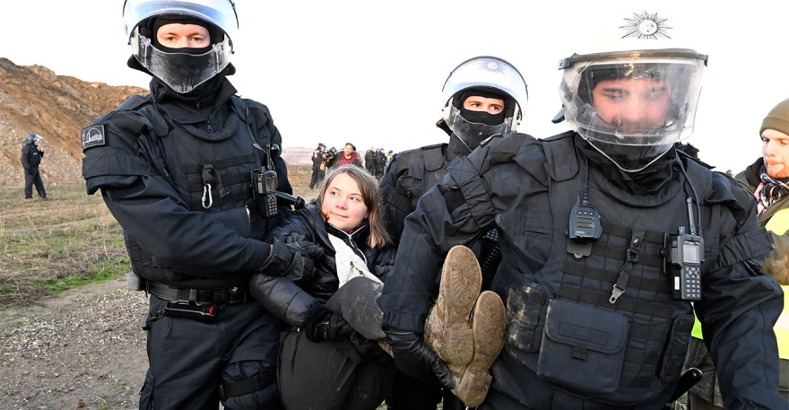 Γερμανία: Ελεύθερη έπειτα από αρκετές ώρες κράτησης η Γκρέτα Τούνμπεργκ