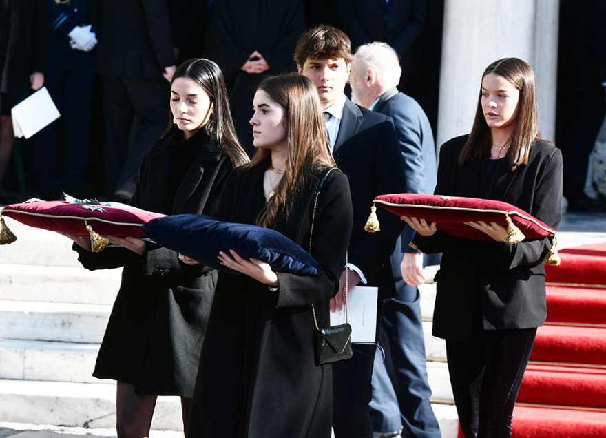 Αριέτα και Άννα Μαρία: Ποιες είναι οι δύο μεγάλες κόρες της Αλεξίας - Δείτε φωτογραφίες