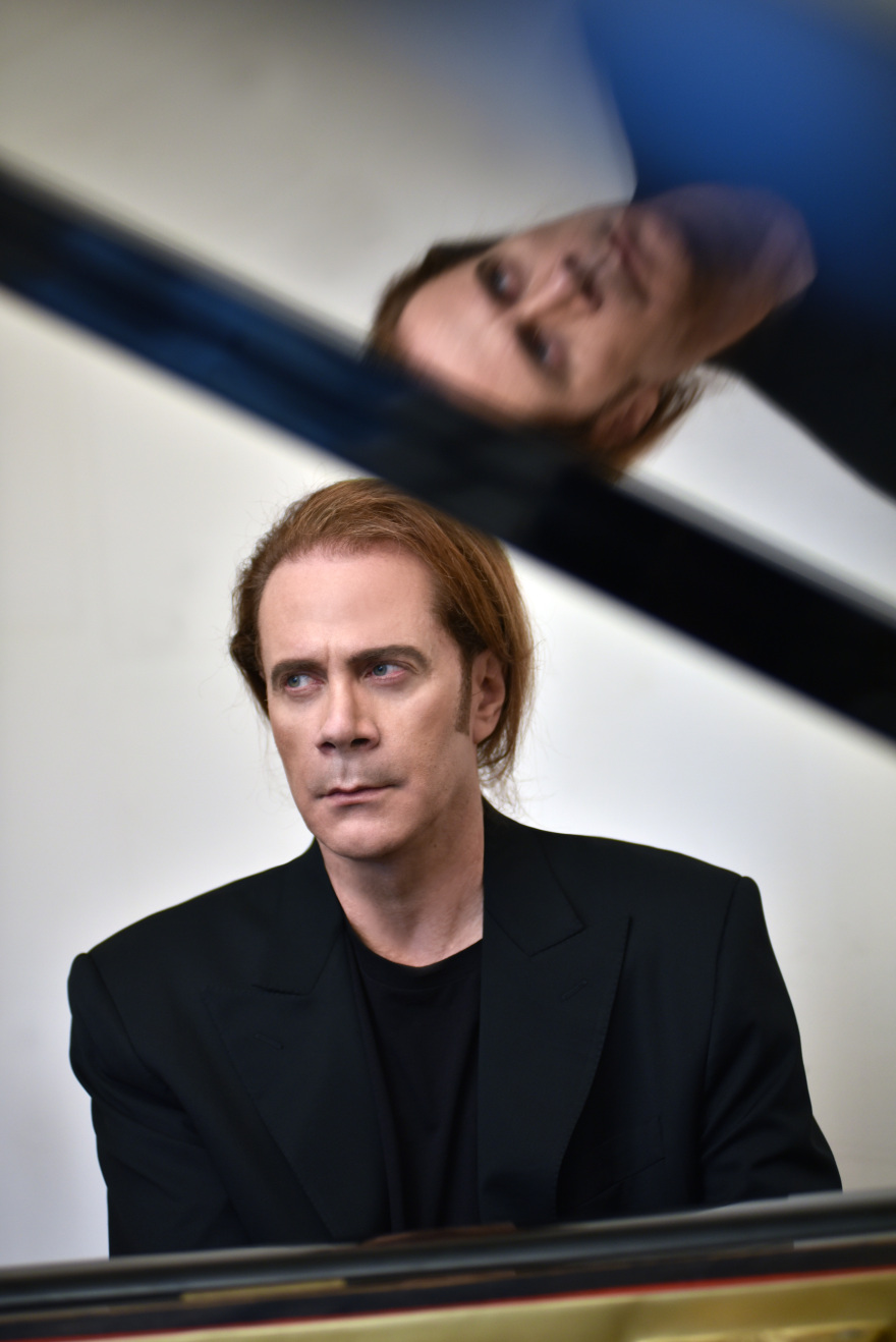 Ο Στέφανος Κορκολής στο Μέγαρο Μουσικής: Τα τραγούδια μου άντεξαν στον χρόνο