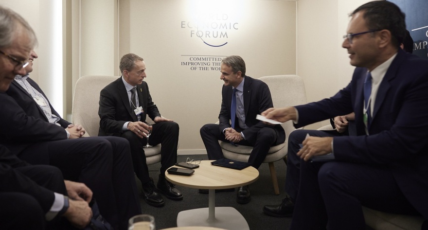 Νταβός: Συνάντηση Μητσοτάκη με τον CEO της Intel για τις επενδυτικές ευκαιρίες στην Ελλάδα
