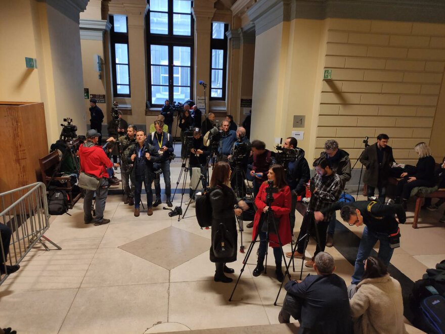 Εύα Καϊλή: Ολοκληρώθηκε η ακρόαση - Την είχαν στην απομόνωση χωρίς μπουφάν, είπε ο δικηγόρος της