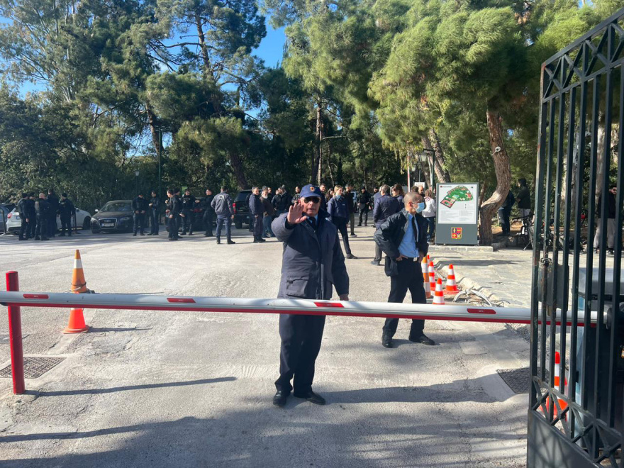 Ποιοι και γιατί εισέβαλαν  στο Κολλέγιο Αθηνών - Το επεισόδιο στην «Αβάνα»