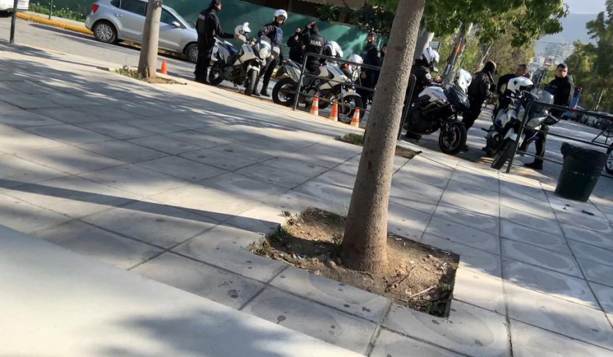 Ποιοι και γιατί εισέβαλαν  στο Κολλέγιο Αθηνών - Το επεισόδιο στην «Αβάνα»